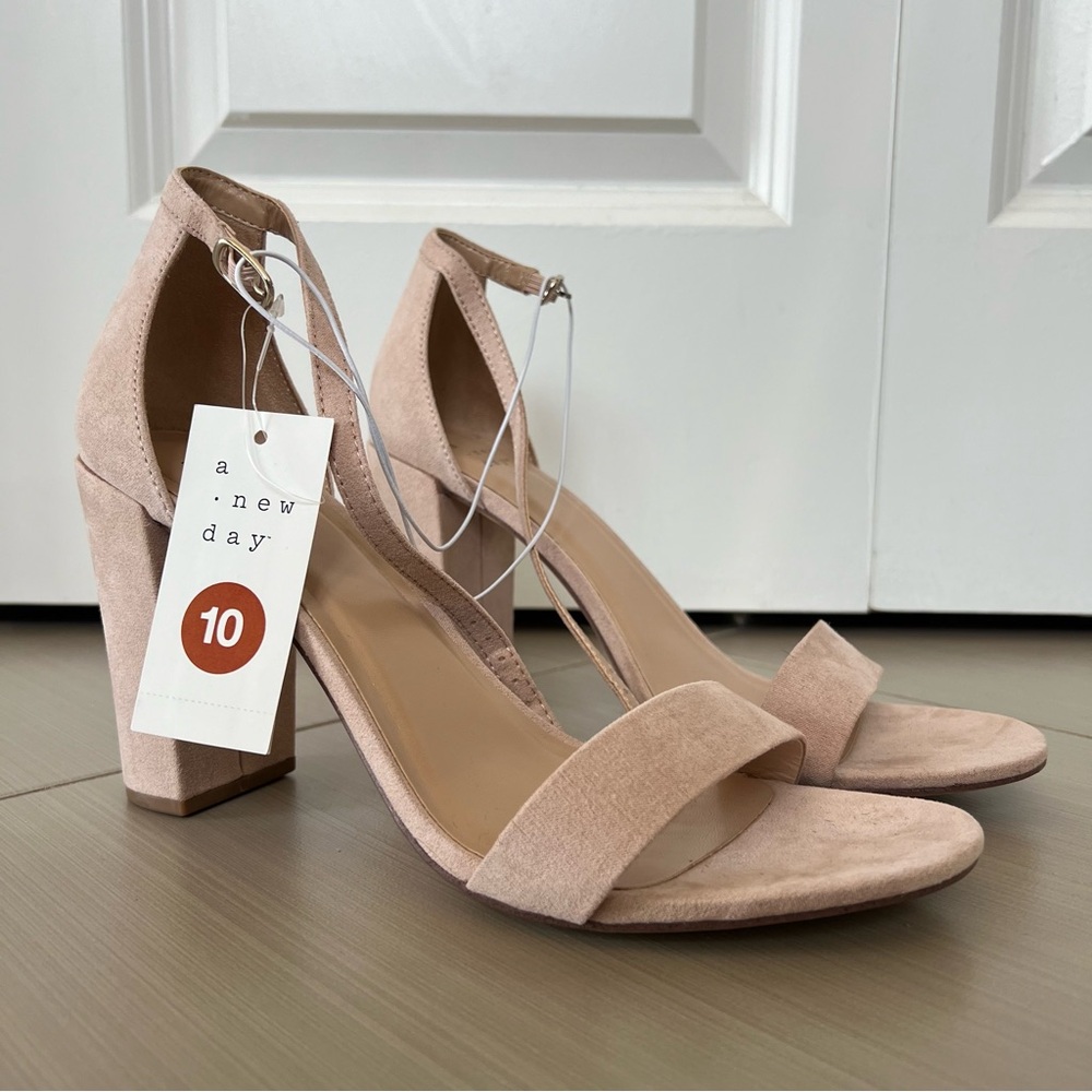 🚚 Moving sale 🚚 NWT A New Day Heels